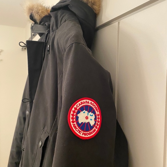 Canada Goose Jackets & Blazers - Woman’s Canada Goose Kensignton jacket